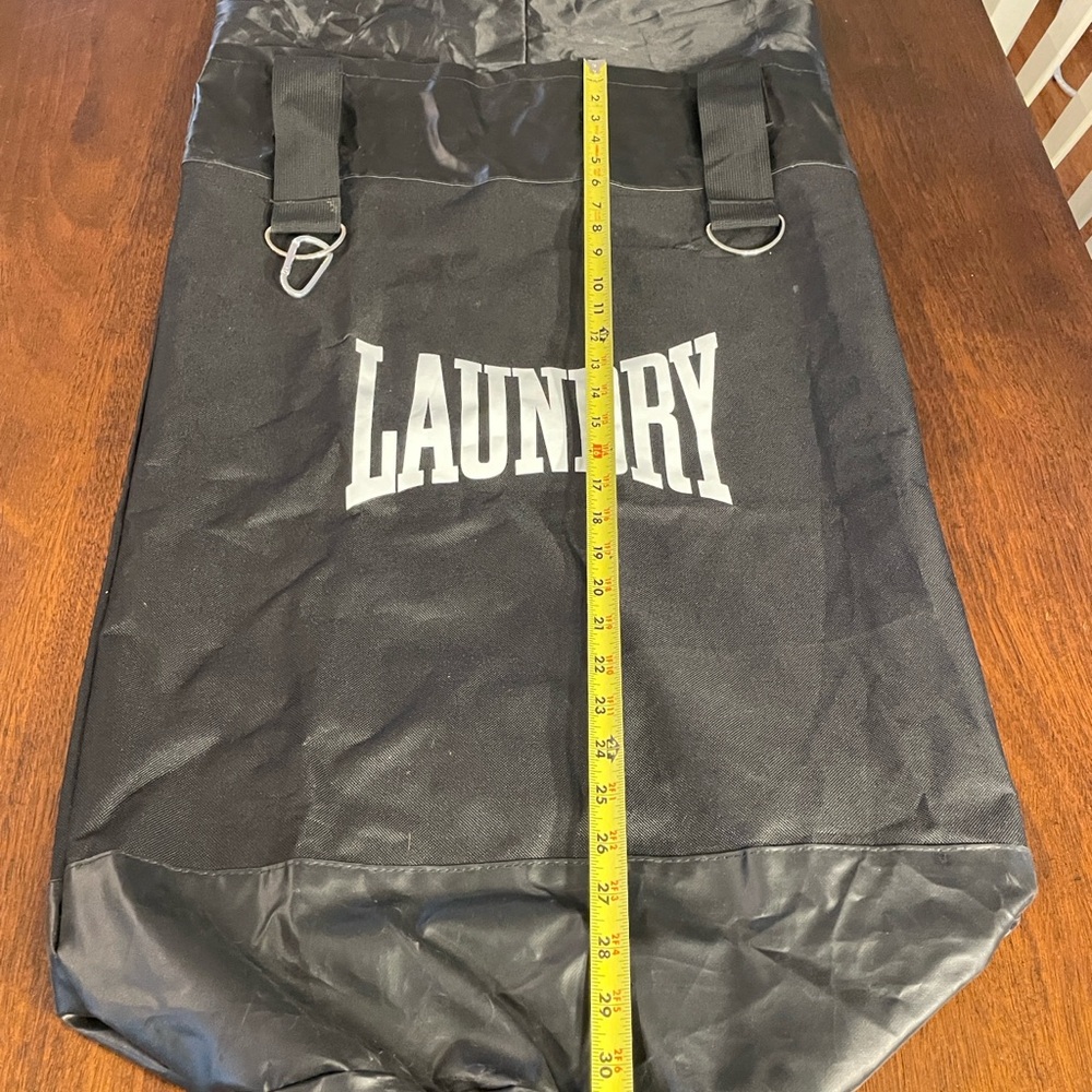 Suck UK Punching Bag Laundry Hamper 70L Black Boxing Sack Dorm Gym Storage - Picture 11 of 13